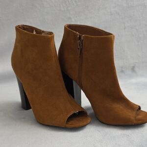 Bamboo Peep Toe Ankle Booties Womens Size 6 Brown Faux Suede Side Zip Heels
